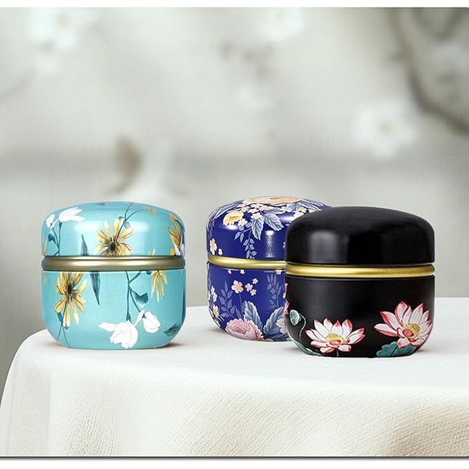 Body Powder Puff and Container for Dusting Powder, Women Powder Puff and Powder Case for Bath and Travel (Chrysanthemum)