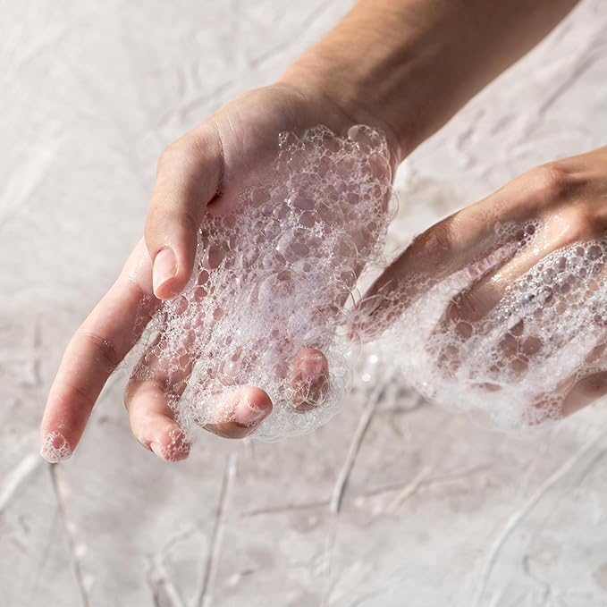 KORRES Pure Greek Olive Shower Gel Honey Pear Scent, Plant Based Foaming Body Cleanser with Olive Leaf Extract, Active Aloe & Wheat Proteins for Women & Men, Gentle Wash, Made in Greece, 8.45 Fl Oz